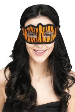 Fun World Animal Domino Mask -Fun World img proxy c8a8fa8f ecf5 41c3 aeaf f0709d5e3179